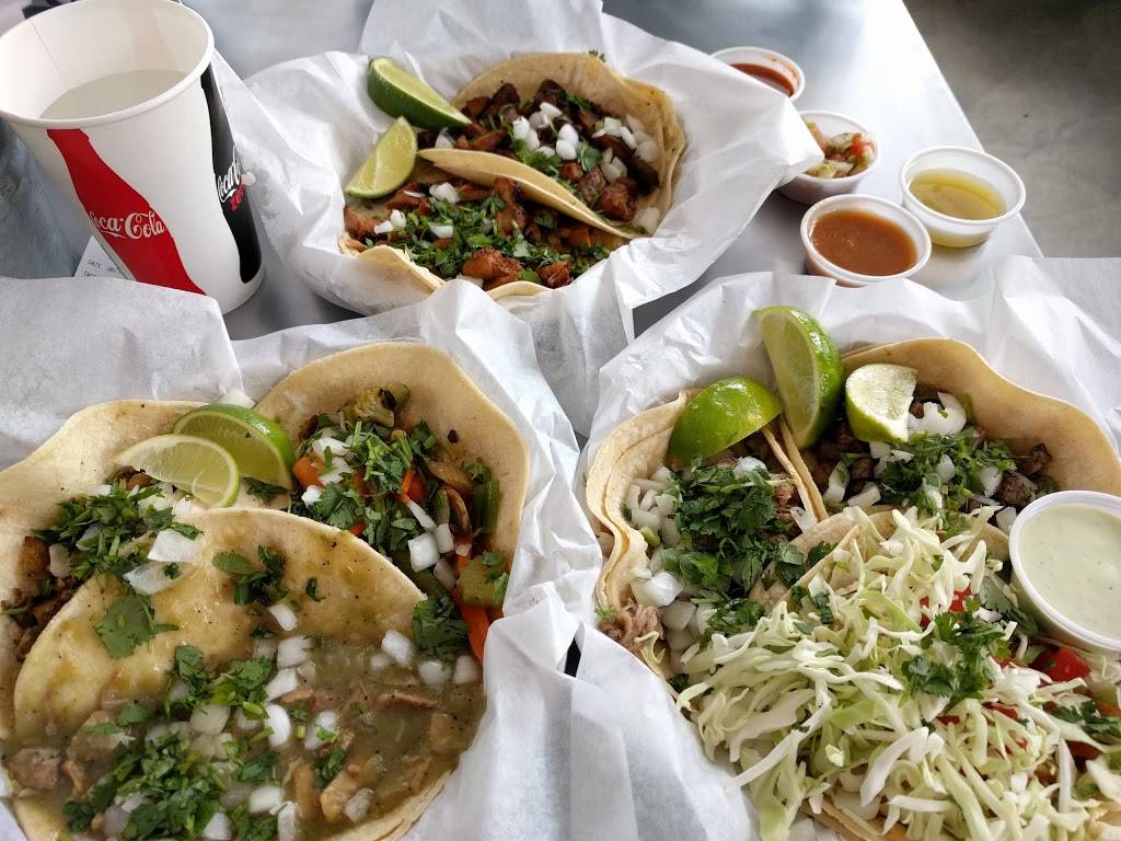Lone Star Taqueria | restaurant | 2265 Fort Union Blvd, Cottonwood Heights, UT 84121, USA | 8019442300 OR +1 801-944-2300