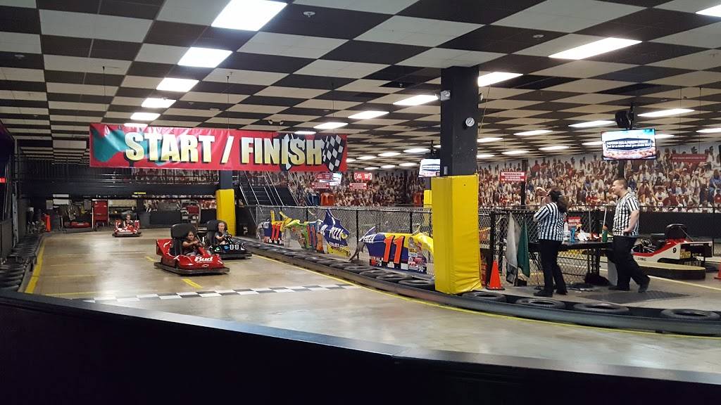 St. Louis Incredible Pizza Company | restaurant | 5254 Lindbergh Blvd, St. Louis, MO 63126, USA | 3142828742 OR +1 314-282-8742