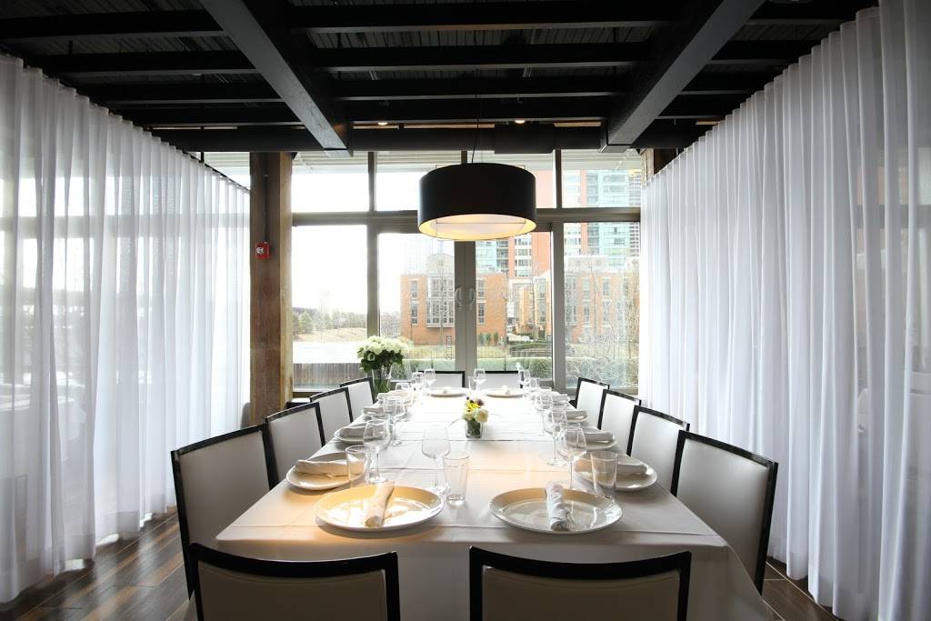 Carsons Prime Steaks & Famous Barbecue | restaurant | 465 E Illinois St, Chicago, IL 60611, USA | 3122809200 OR +1 312-280-9200