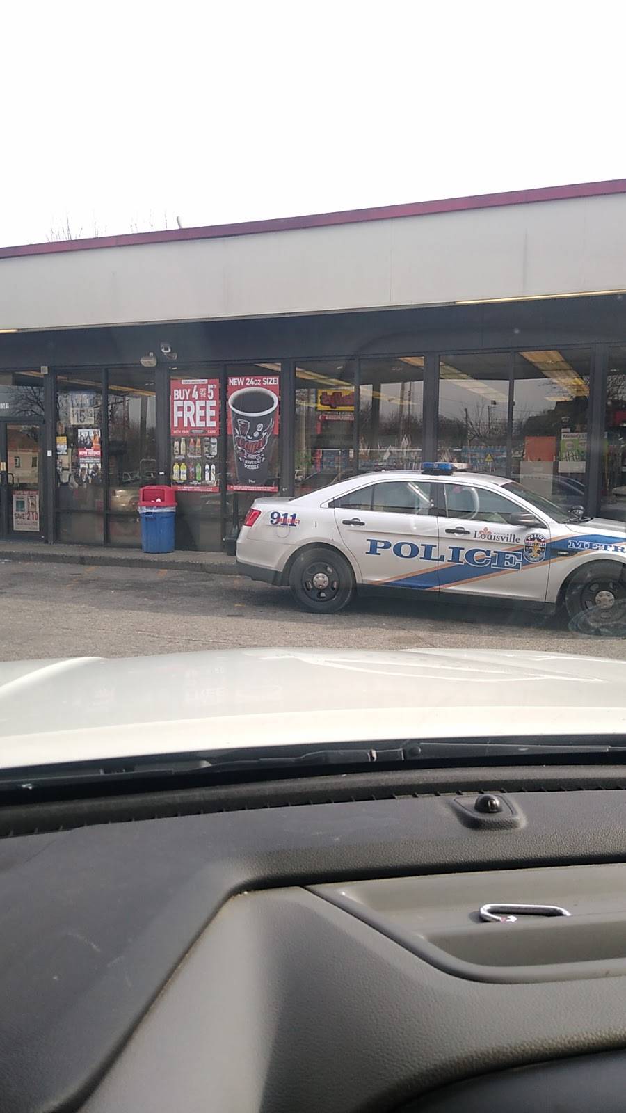 Thorntons | bakery | 1521 Dixie Hwy, Louisville, KY 40210, USA | 5027755561 OR +1 502-775-5561