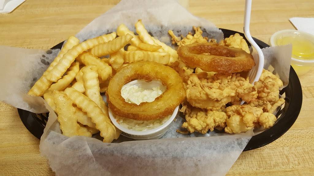 Lenas Seafood | restaurant | 18478 FL-40, Silver Springs, FL 34488, USA | 3526256489 OR +1 352-625-6489