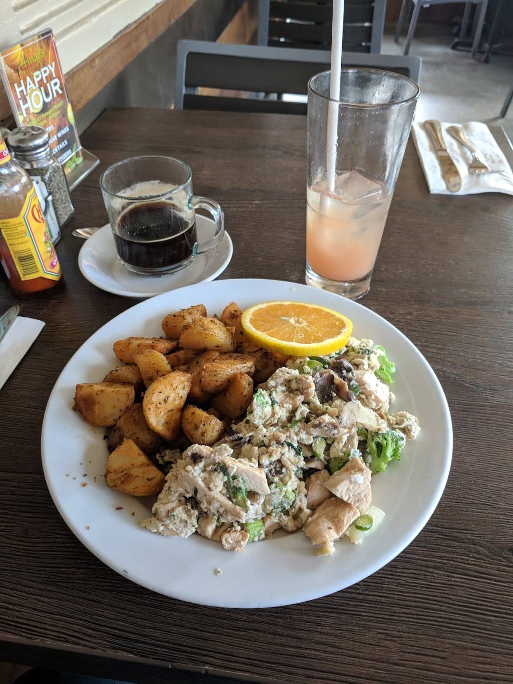 Hugos Restaurant | restaurant | 3320, 12851 Riverside Dr, Valley Village, CA 91607, USA | 8187618985 OR +1 818-761-8985