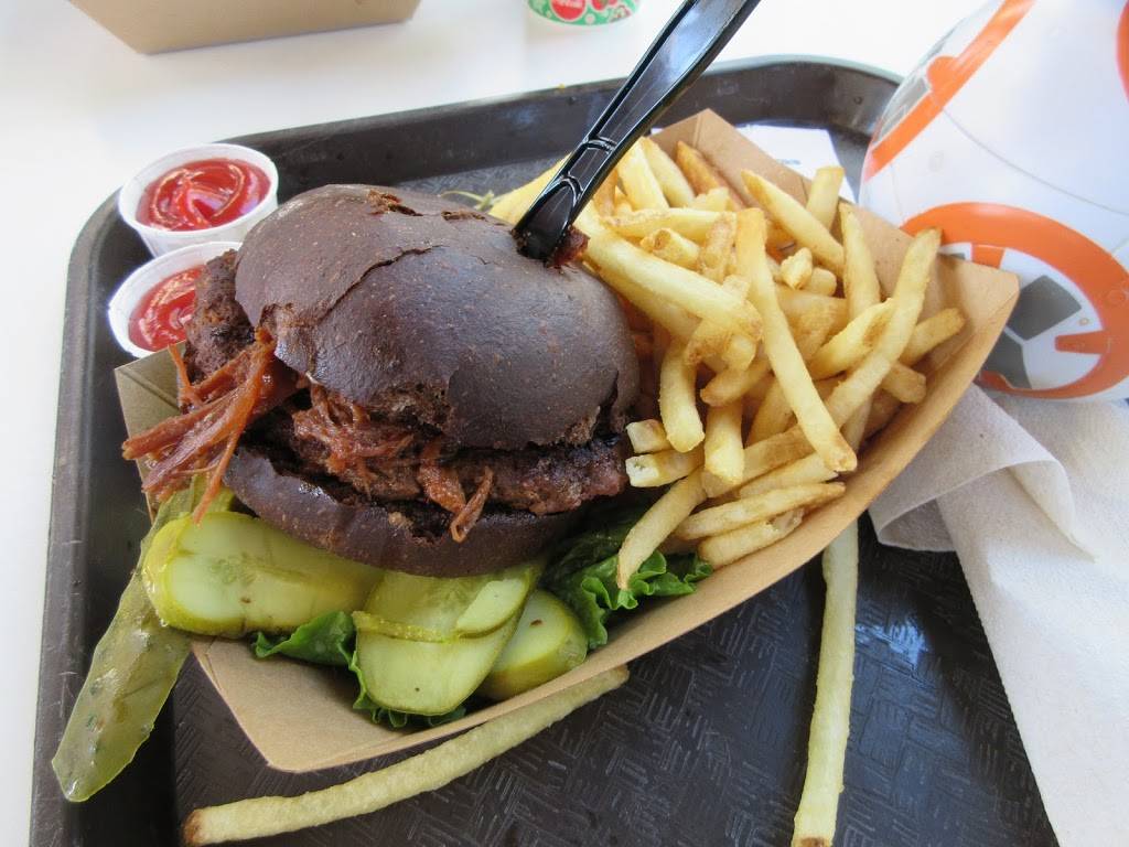 Backlot Express | restaurant | 351 South Studio Dr N, Orlando, FL 32830, USA | 4079393463 OR +1 407-939-3463