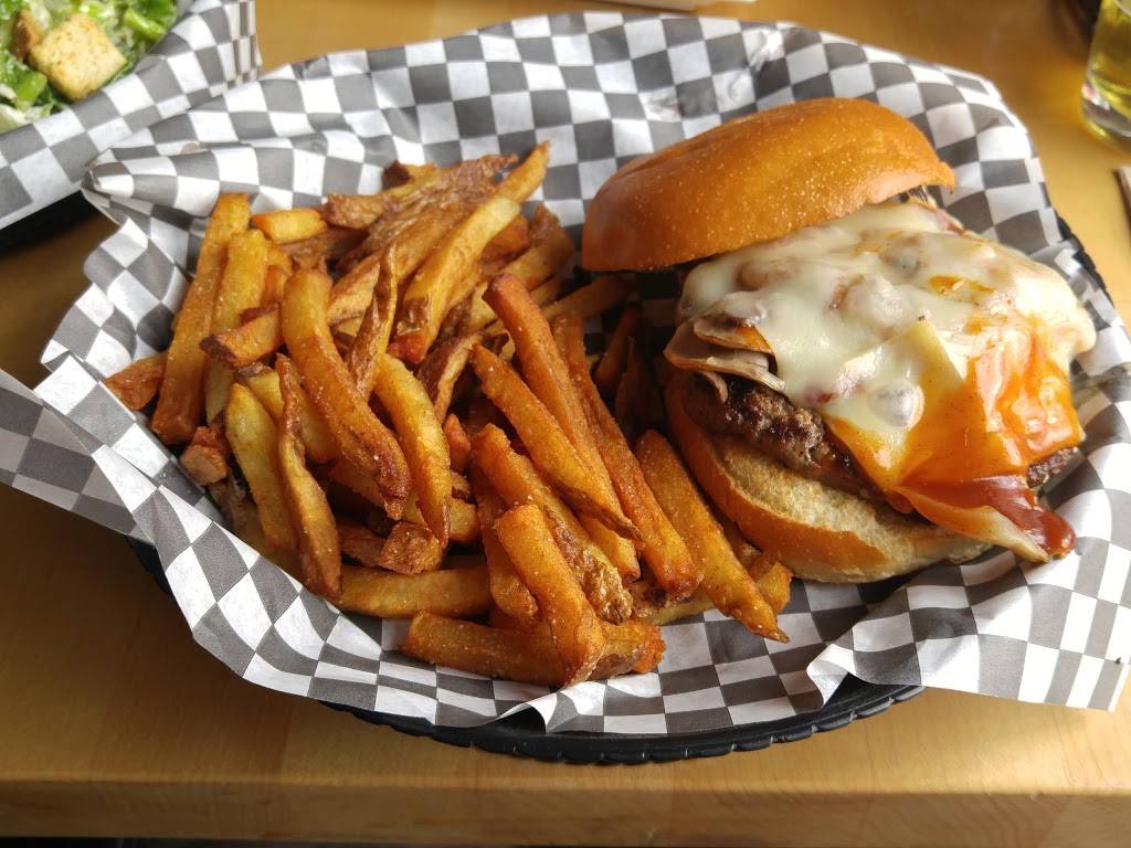 BrickHouse Craft Burger | restaurant | 123 Simcoe St, Peterborough, ON K9H 2H3, Canada | 7058747474 OR +1 705-874-7474