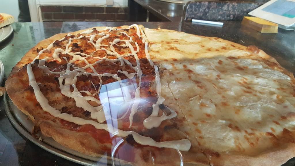 House Pizza | restaurant | 246 E 204th St, Bronx, NY 10458, USA | 7187333336 OR +1 718-733-3336