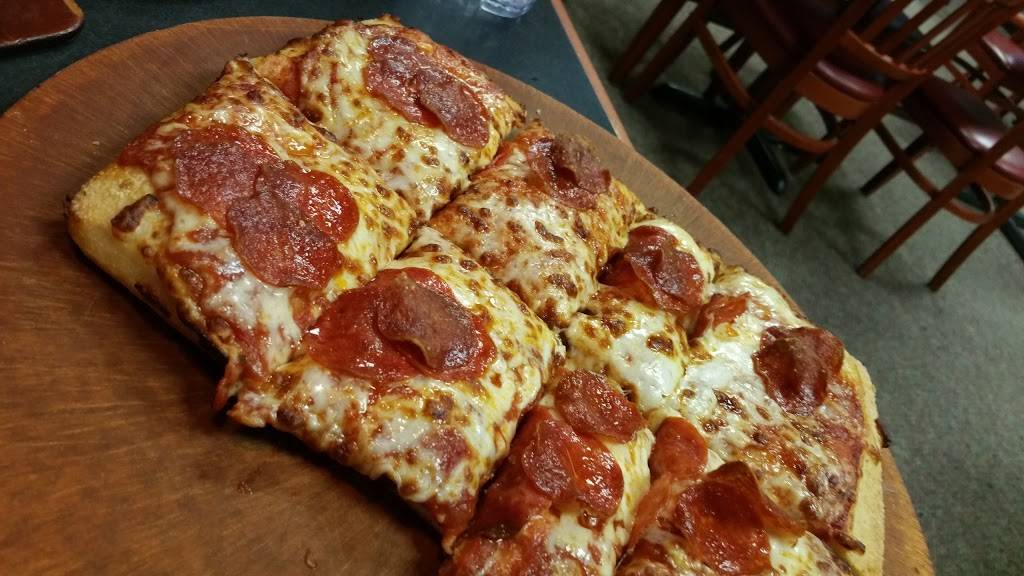 Pizza Hut | restaurant | 349 N Andy Griffith Pkwy, Mt Airy, NC 27030, USA | 3367899999 OR +1 336-789-9999