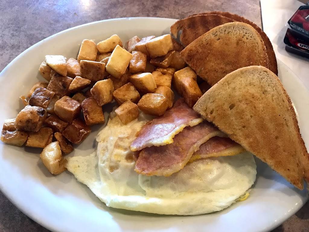 Stacy Lees Family Restaurant | restaurant | 4 McLaughlin Rd S, Brampton, ON L6Y 3B2, Canada | 9054594807 OR +1 905-459-4807