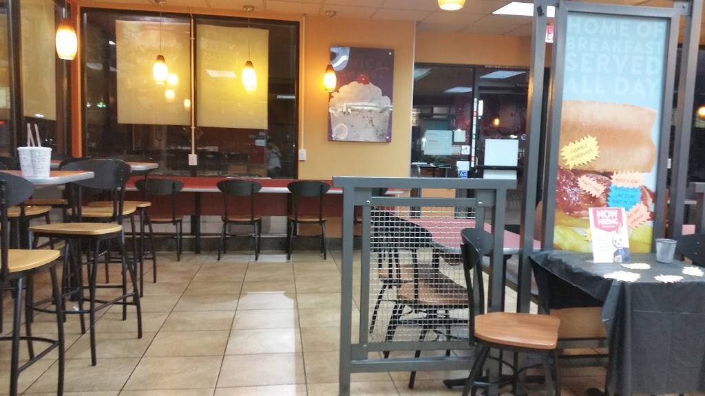 Jack in the Box | restaurant | 2001 E State Hwy 31 W, Corsicana, TX 75109, USA | 9038725944 OR +1 903-872-5944