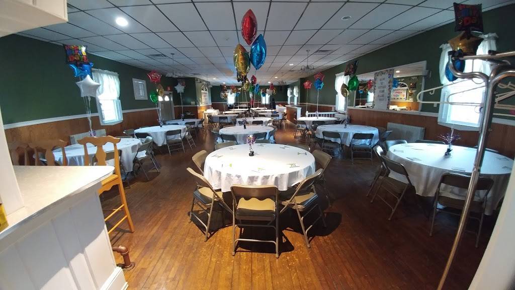 Town Crier | restaurant | 5 Maitland St, Fairhaven, MA 02719, United States | 5089928687 OR +1 508-992-8687