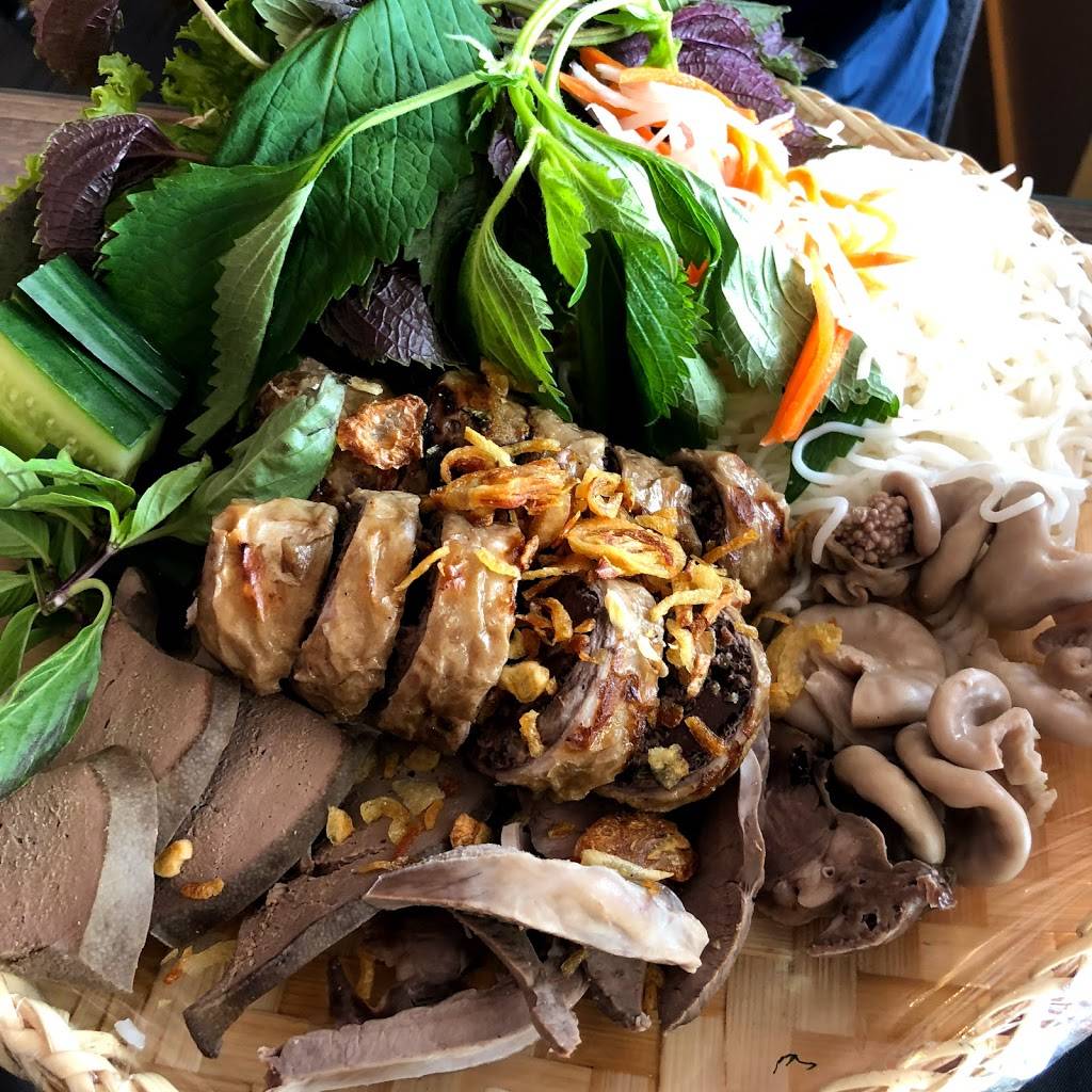 Pho Xua | restaurant | 1768 St Clair Ave W, Toronto, ON M6N 1J3, Canada | 4165199979 OR +1 416-519-9979