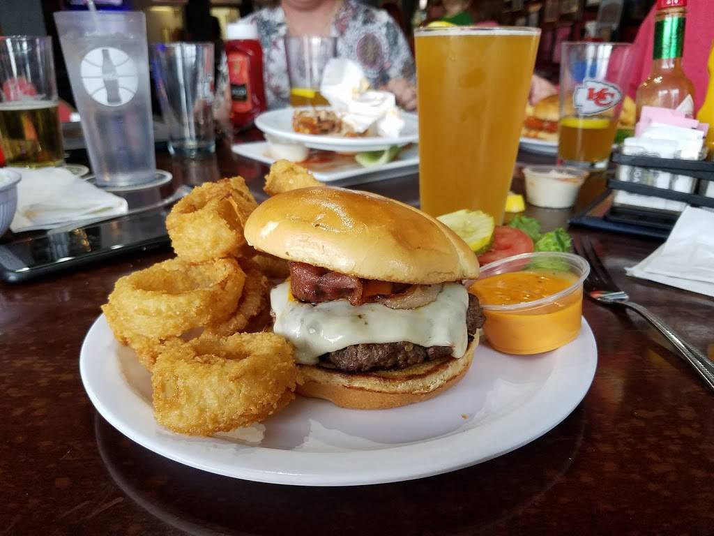 Brewers Sports Bar & Grill | restaurant | 1120 W Main St, Blue Springs, MO 64015, USA | 8162951802 OR +1 816-295-1802