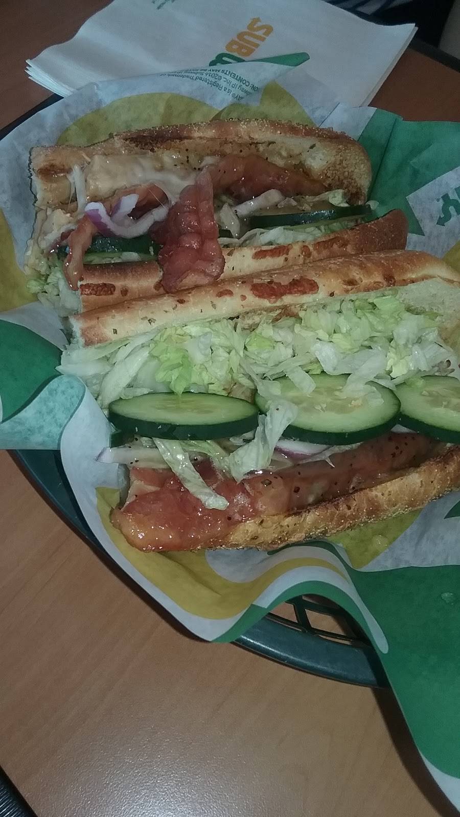 Subway | restaurant | 130 S Main St, Freeland, MI 48623, USA | 9896952105 OR +1 989-695-2105