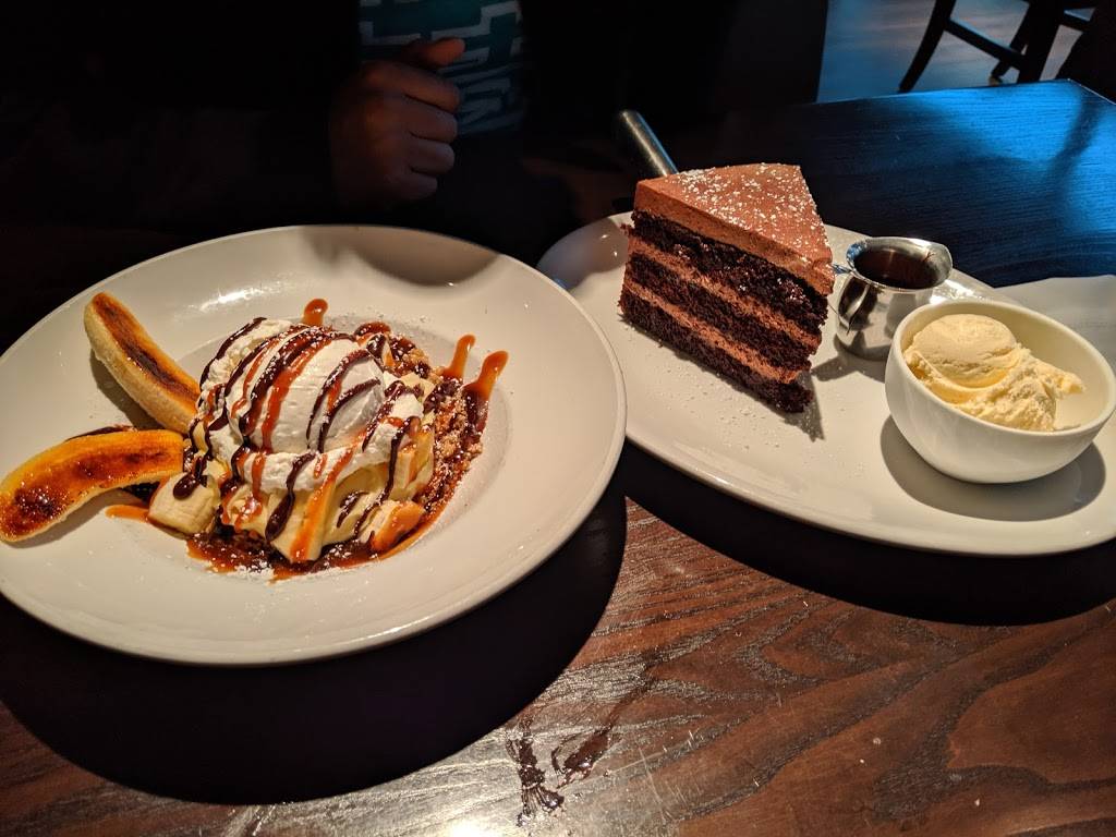 Hazelwood Food and Drink | restaurant | 8150 26th Ave S, Bloomington, MN 55425, USA | 9522224000 OR +1 952-222-4000