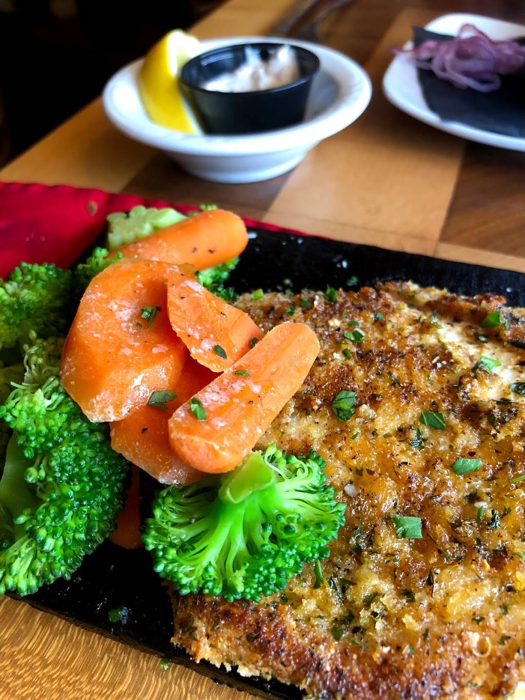 Victorias Wine and Dine | restaurant | 12 S Washington St, Oxford, MI 48371, USA | 2489693477 OR +1 248-969-3477