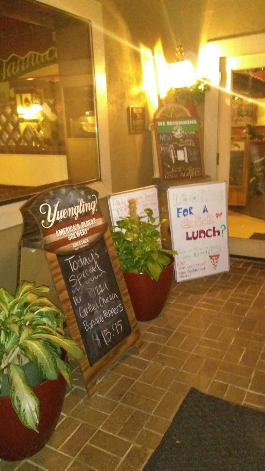 Iannuccis Pizzeria & Italian Restaurant | restaurant | 1981 Hendersonville Rd, Asheville, NC 28803, USA | 8286845050 OR +1 828-684-5050