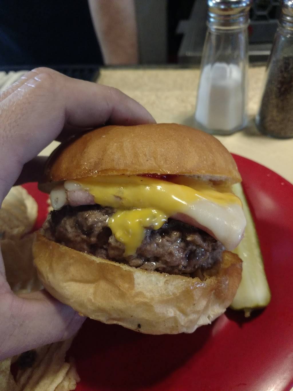 Players Sports Bar | restaurant | 2013 Winnebago St, Madison, WI 53704, USA | 6082449722 OR +1 608-244-9722