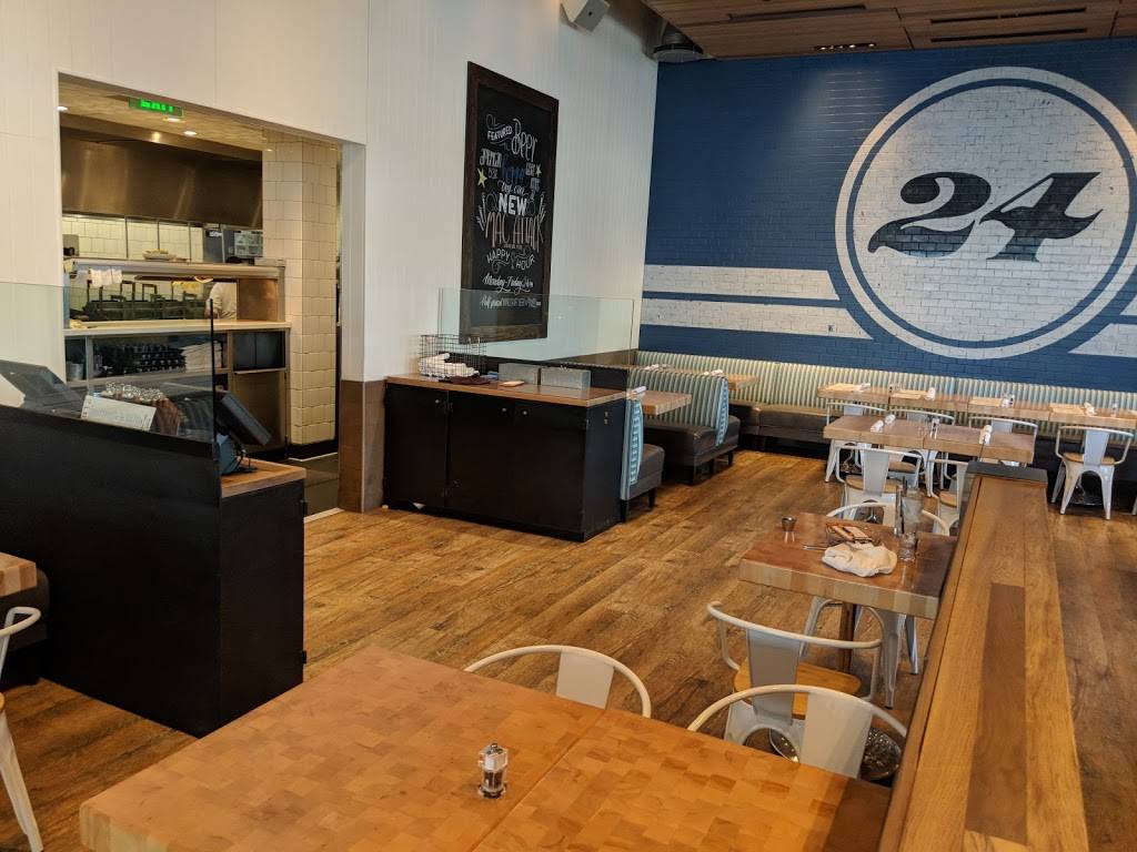 Zinburger Wine & Burger Bar | restaurant | 2502 E Camelback Rd Suite 127, Phoenix, AZ 85016, USA | 6024249500 OR +1 602-424-9500