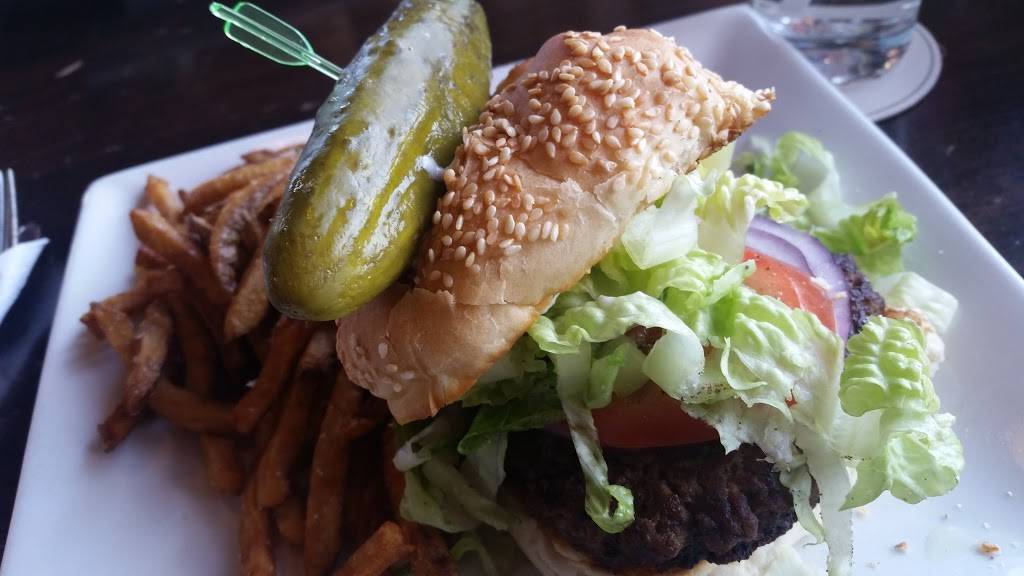 Bowmans Bar & Grill | restaurant | 1170 Carling Ave, Ottawa, ON K1Z 7K6, Canada | 6136809339 OR +1 613-680-9339