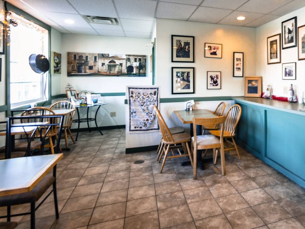 Piccolo Market | meal takeaway | 70 Whittier Hwy, Moultonborough, NH 03254, USA | 6032535128 OR +1 603-253-5128