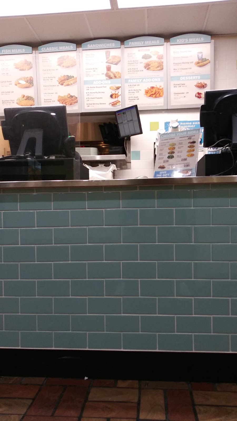 Captain Ds | restaurant | 8090 N Davis Hwy, Pensacola, FL 32514, USA | 8504787157 OR +1 850-478-7157