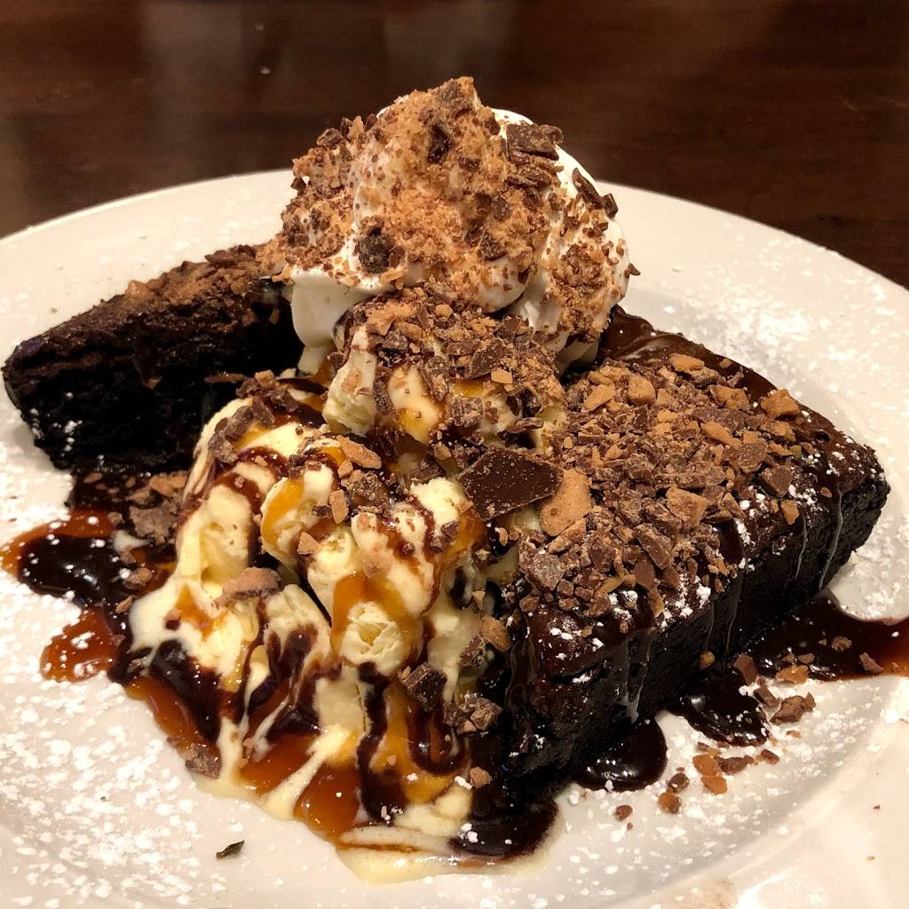 Turtle Jacks Vogell | restaurant | 10 Vogell Rd, Richmond Hill, ON L4B 3K4, Canada | 9057701729 OR +1 905-770-1729