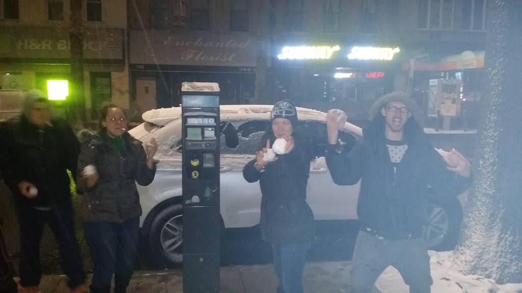 Johnny Pumps Cafe | restaurant | 7518 5th Ave, Brooklyn, NY 11209, USA | 7182384005 OR +1 718-238-4005