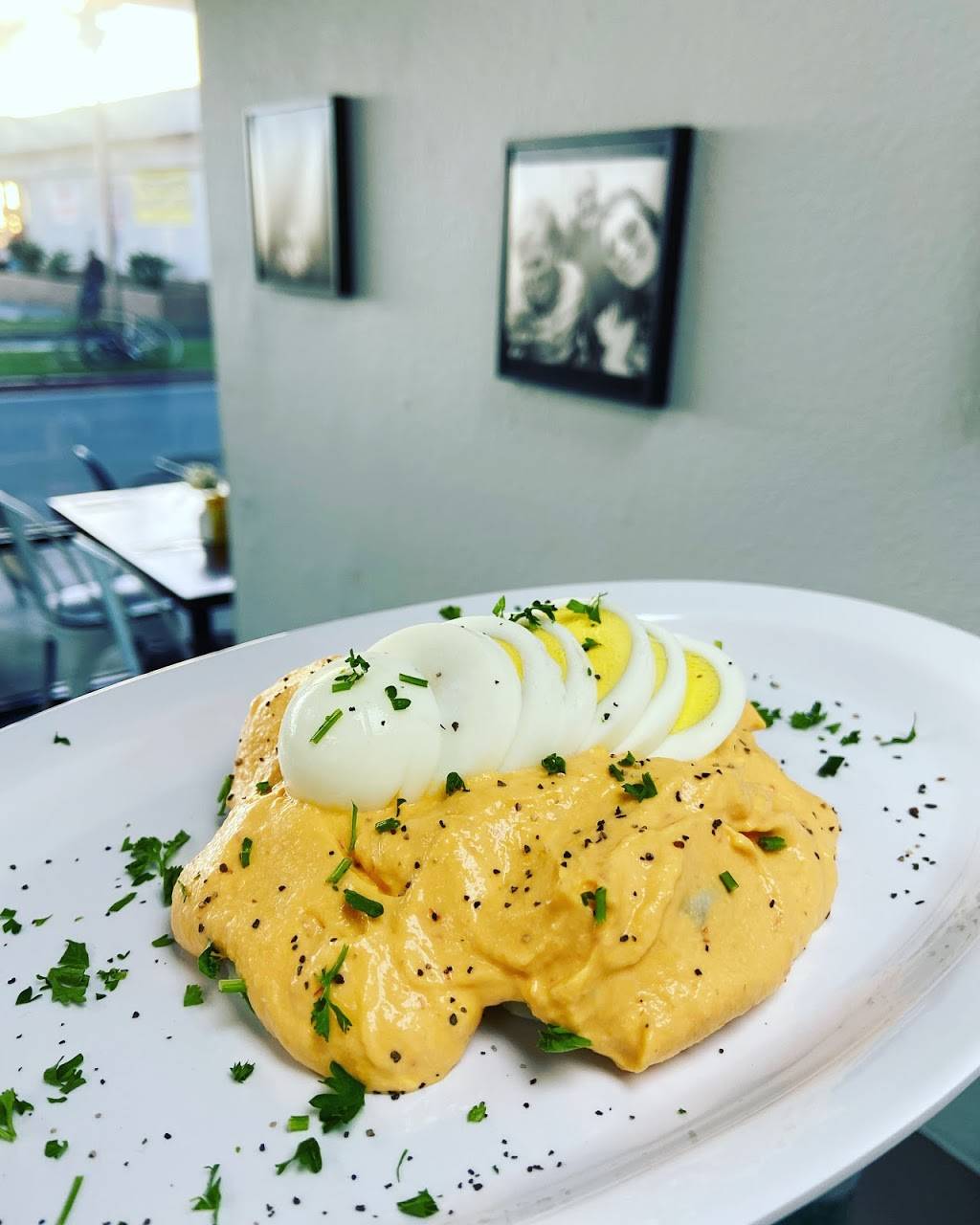 Luli Cafe | restaurant | 3801 Warner Ave, Huntington Beach, CA 92649, USA | 7142643833 OR +1 714-264-3833