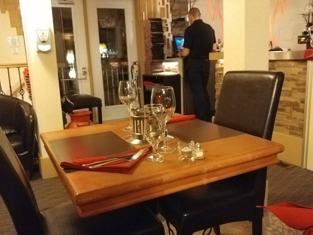 Fonduefolie | restaurant | 2258 Rue King Ouest, Sherbrooke, QC J1J 2E8, Canada | 8198214441 OR +1 819-821-4441