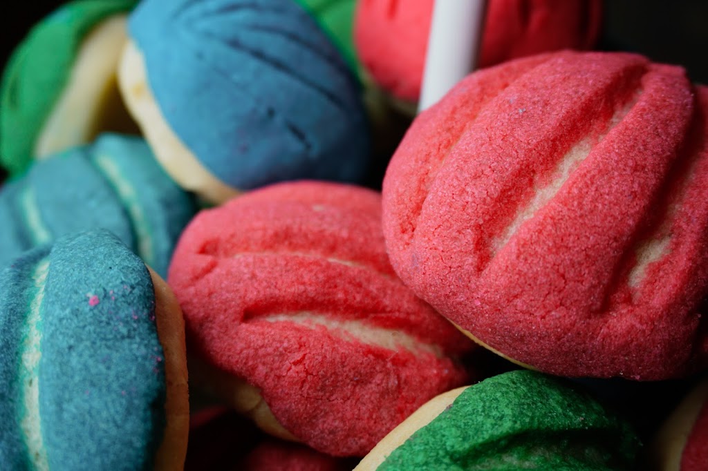 Concha Choncha Panaderia | restaurant | El Cerrito Rd, Corona, CA 92881, USA | 9512580196 OR +1 951-258-0196