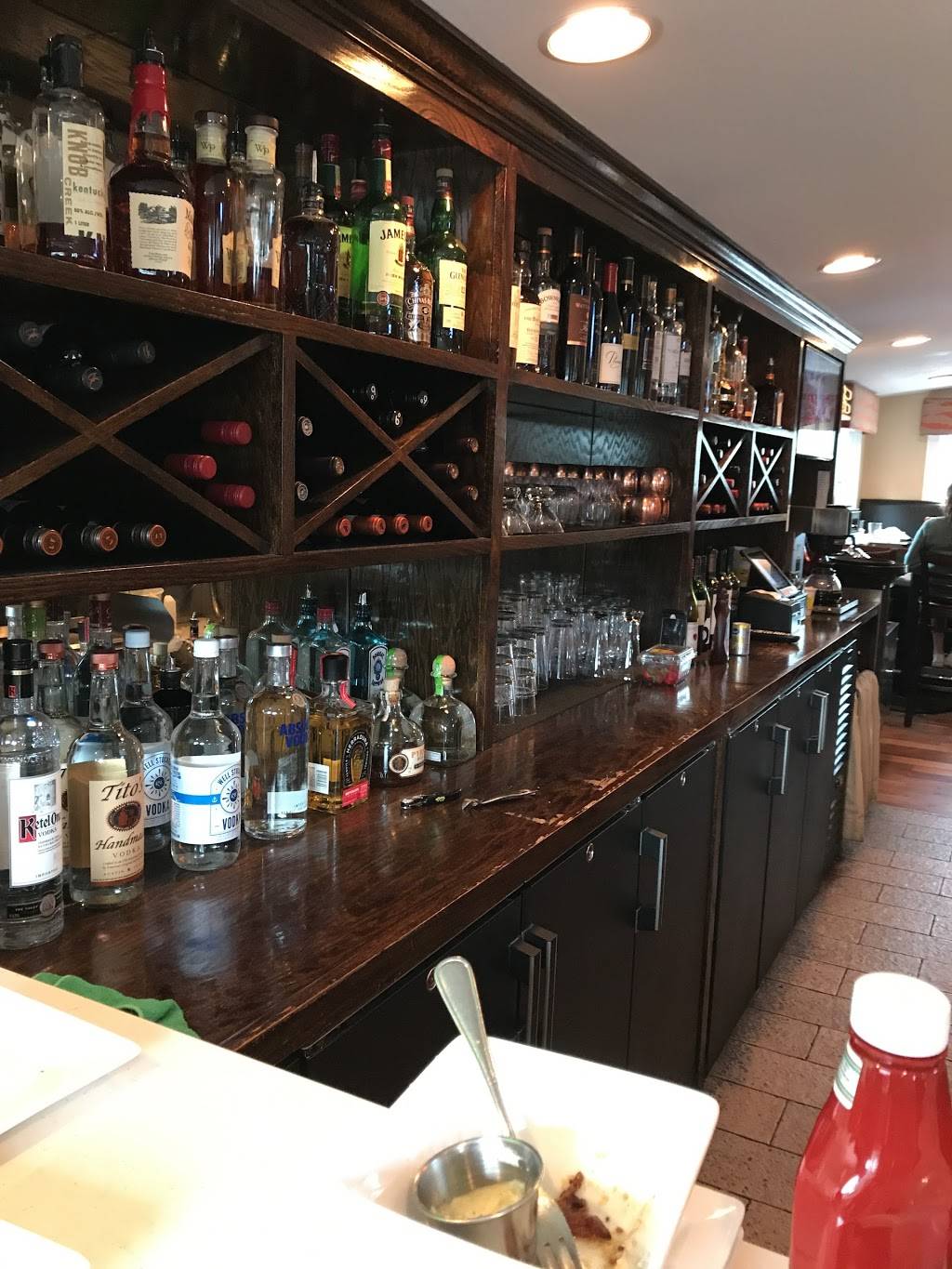 Crows Landing | restaurant | 6 Crow Point Ln, Hingham, MA 02043, USA | 7817492400 OR +1 781-749-2400