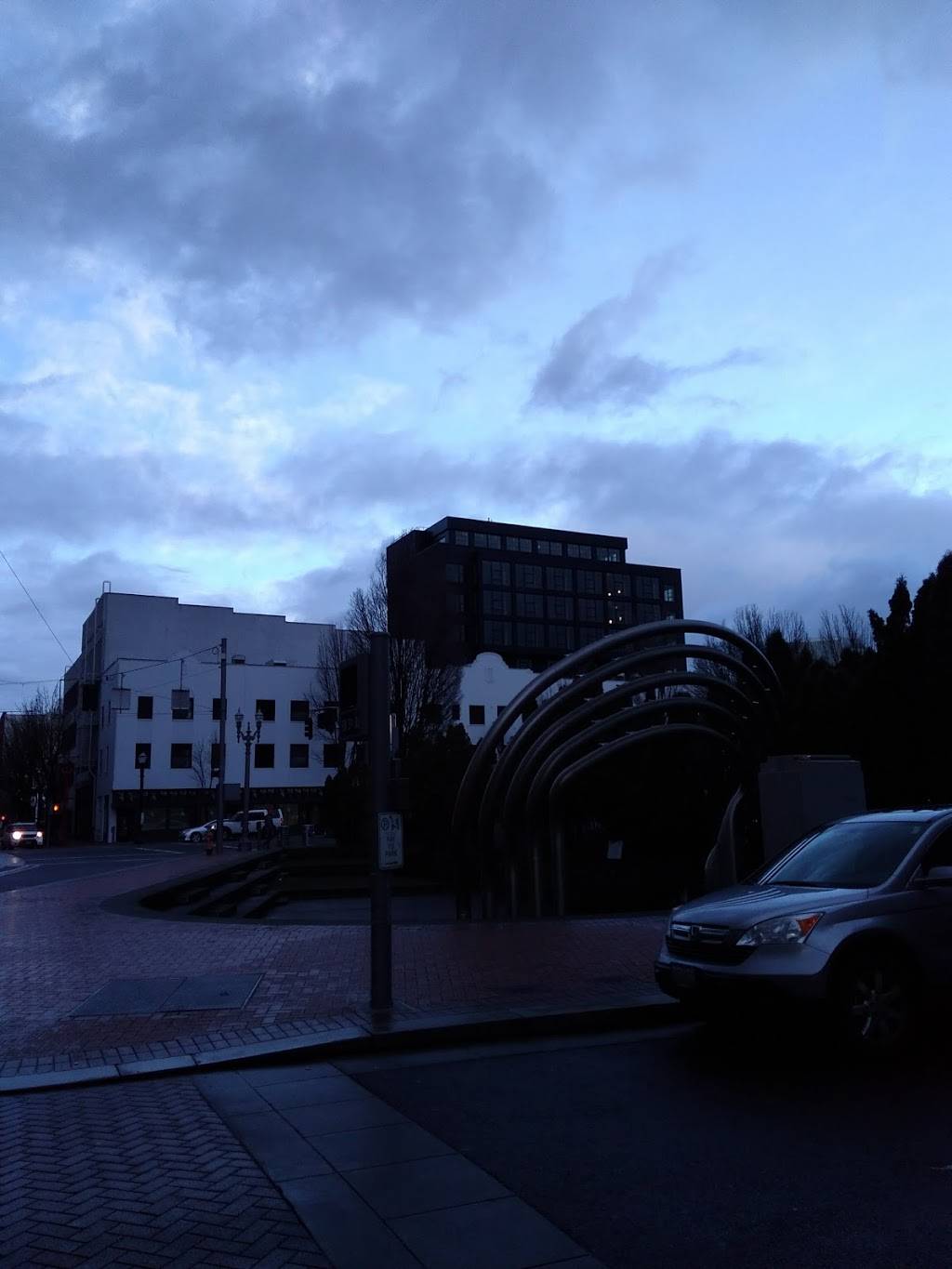 Silver Dollar II | restaurant | 19 NW 5th Ave, Portland, OR 97209, USA | 5032413465 OR +1 503-241-3465