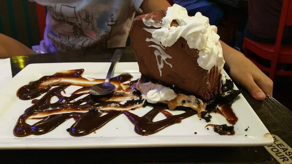 Red Robin Gourmet Burgers and Brews | restaurant | 6632 0E, Superstition Springs Blvd, Mesa, AZ 85206, USA | 4808323444 OR +1 480-832-3444