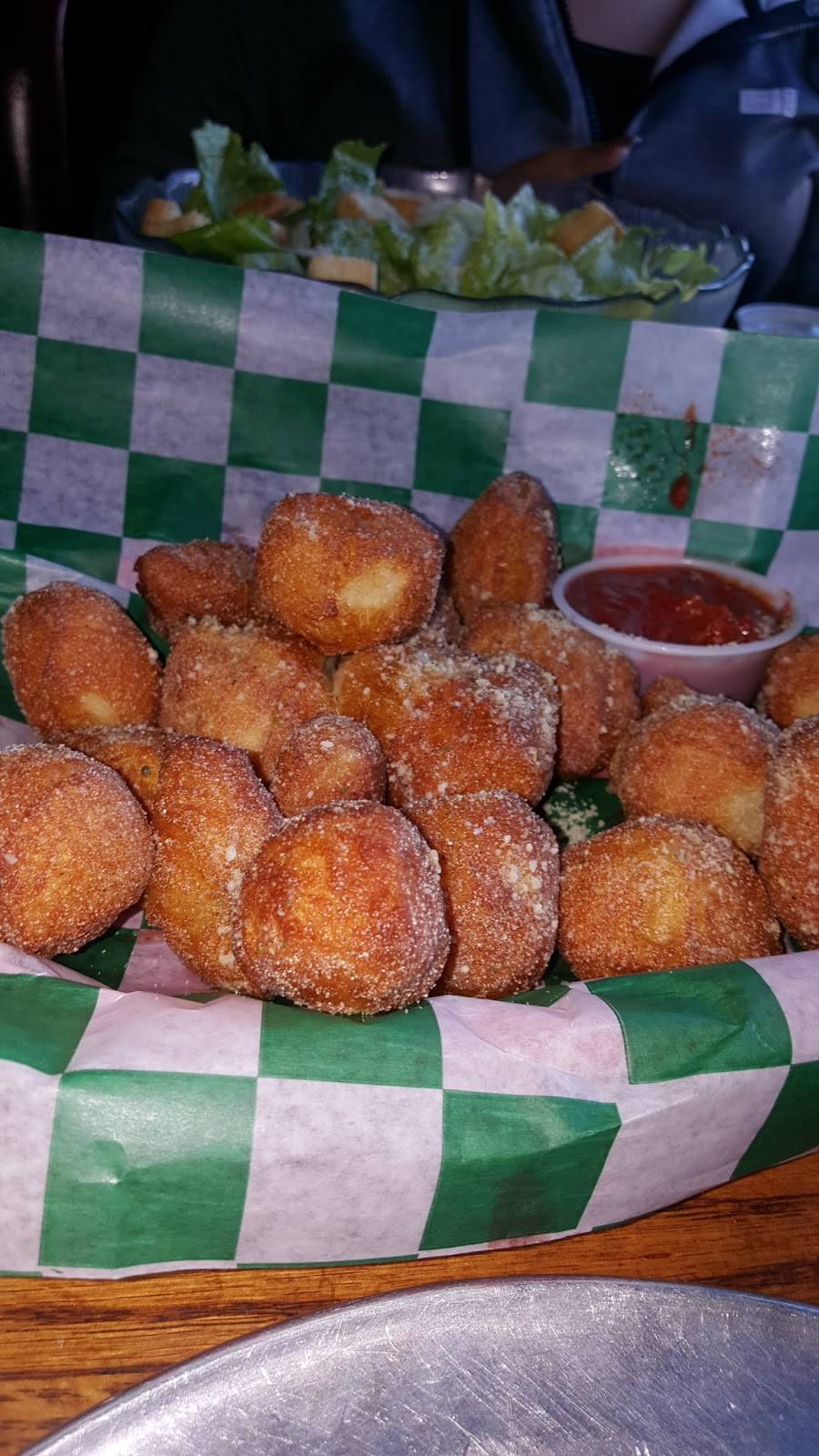 DiOrios Pizza & Pub | restaurant | 310 Wallace Ave, Louisville, KY 40207, USA | 5026183424 OR +1 502-618-3424