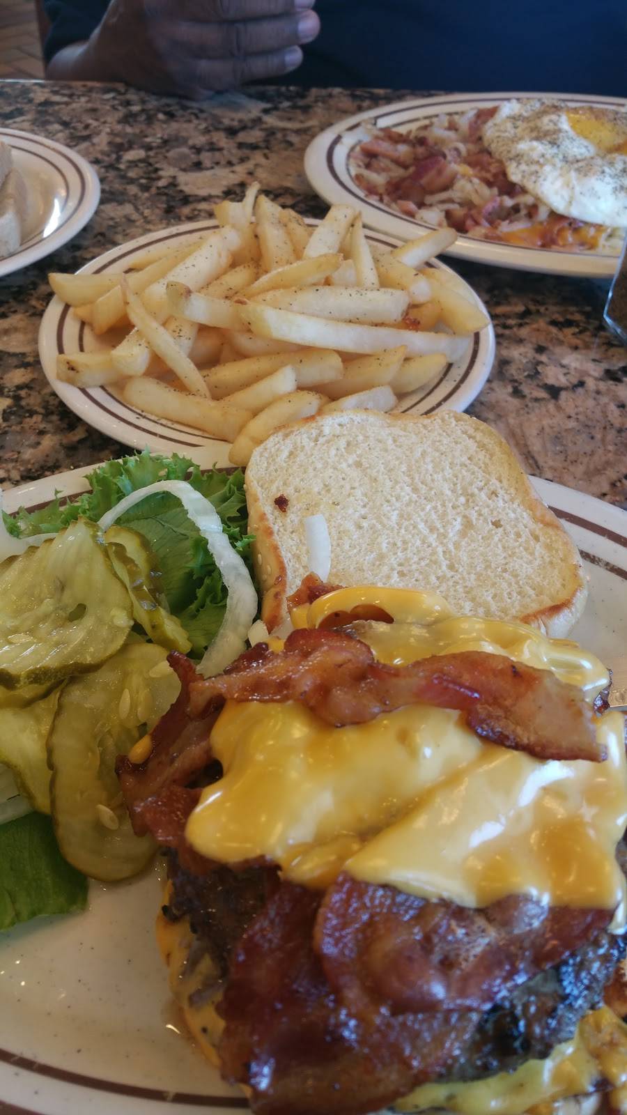 Parthenon Coney Island & Restaurant | restaurant | 17064 Fort St, Riverview, MI 48193, USA | 7342855900 OR +1 734-285-5900