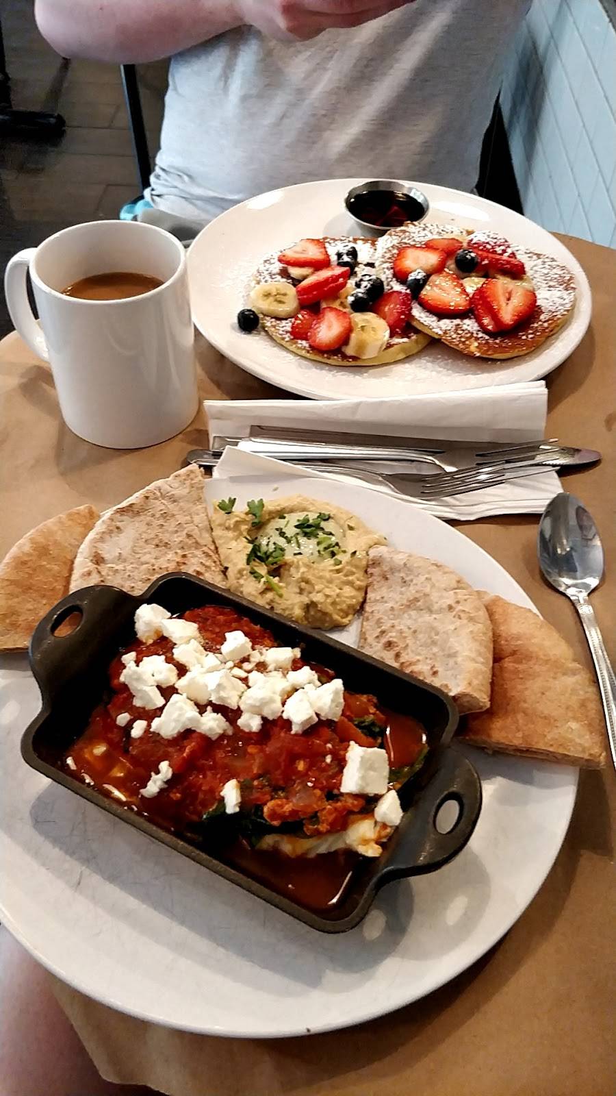 Effys Cafe | restaurant | 104 W 96th St, New York, NY 10025, USA | 2122806200 OR +1 212-280-6200