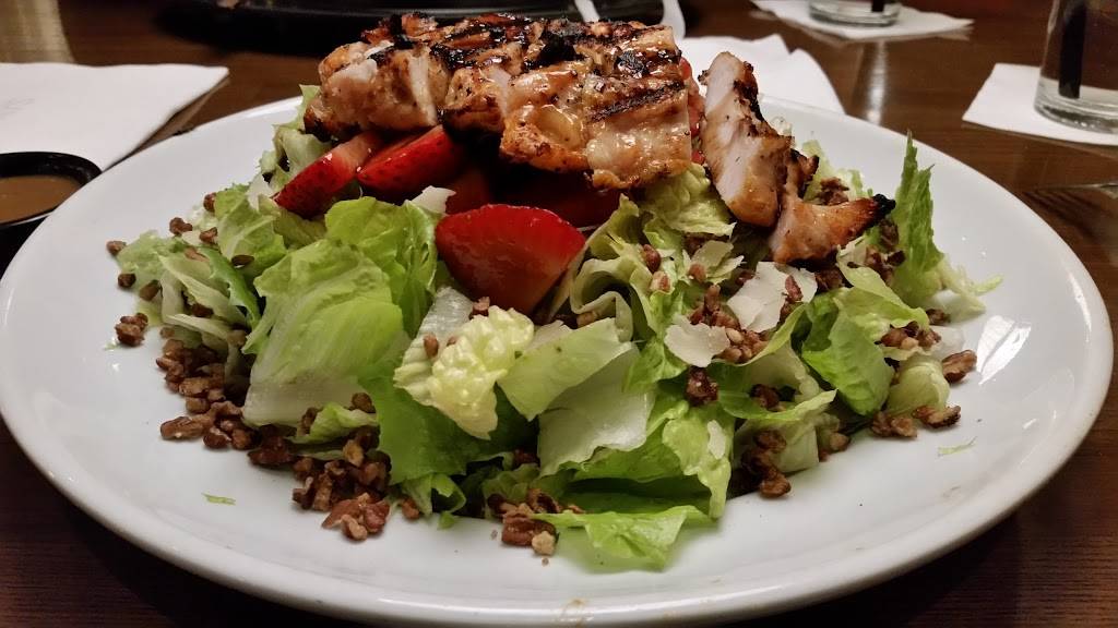 TGI Fridays | restaurant | 17840 Garland Groh Blvd, Hagerstown, MD 21740, USA | 3017332009 OR +1 301-733-2009