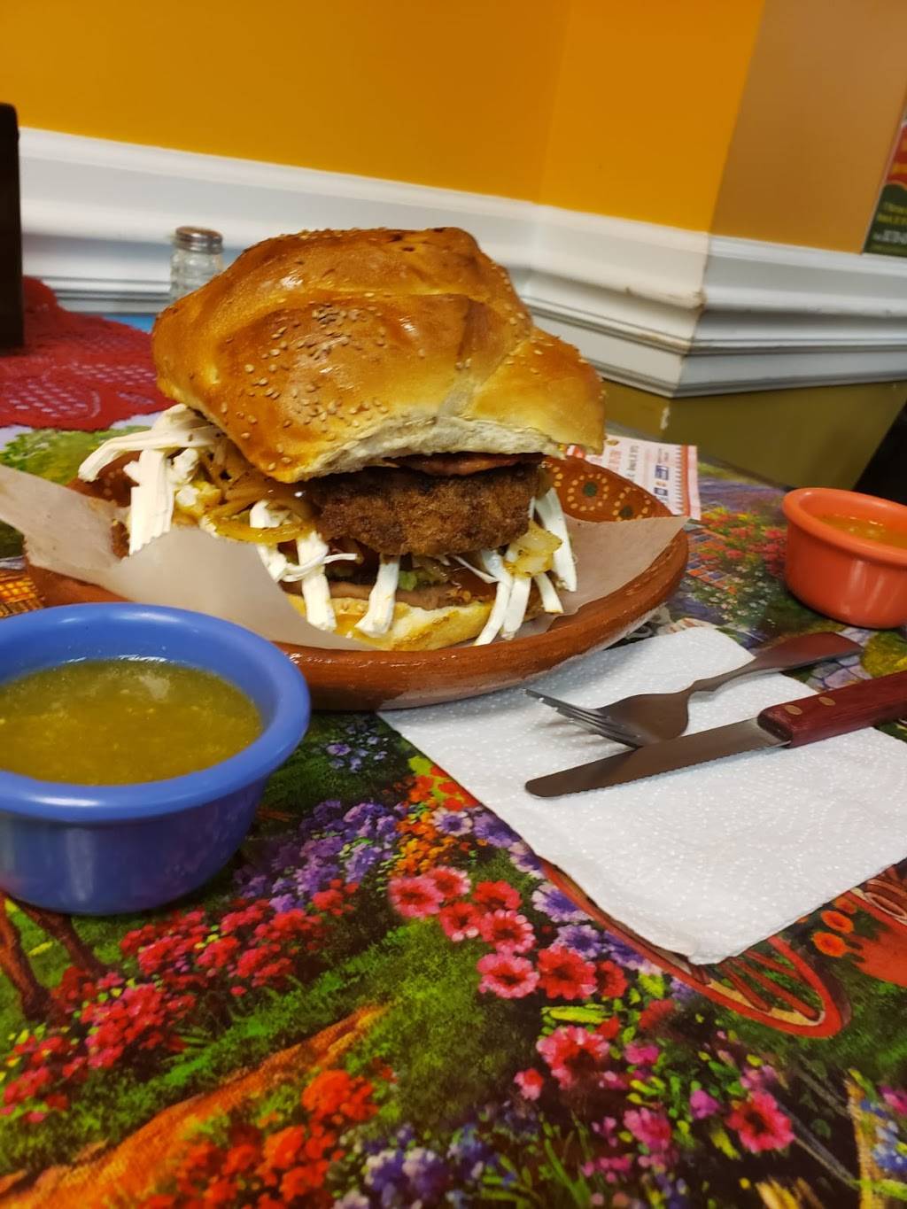 El Mercadito | restaurant | 77 Marrows Rd, Newark, DE 19713, USA | 3027384287 OR +1 302-738-4287