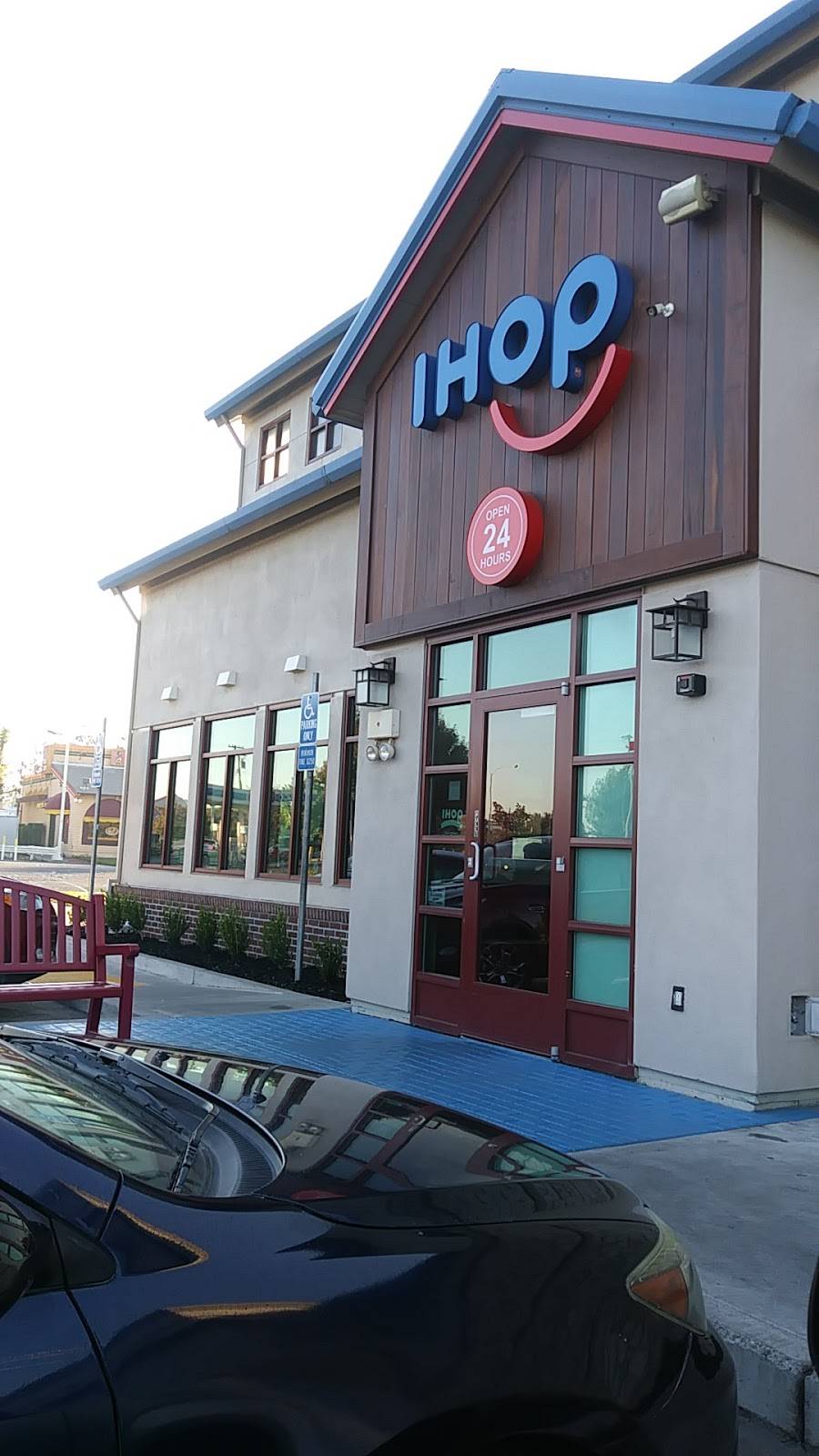 IHOP | restaurant | 2098 W Orangeburg Ave, Modesto, CA 95350, USA | 2093429065 OR +1 209-342-9065