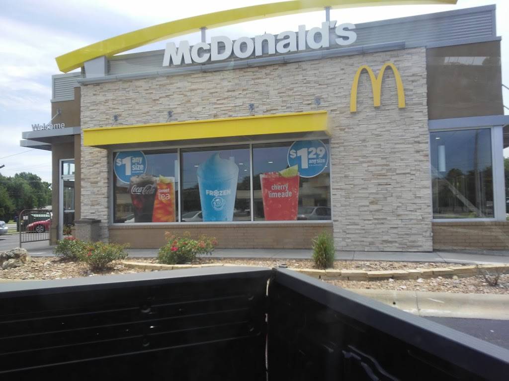 McDonalds | cafe | 603 E 30th Ave St, Hutchinson, KS 67502, USA | 6206626462 OR +1 620-662-6462