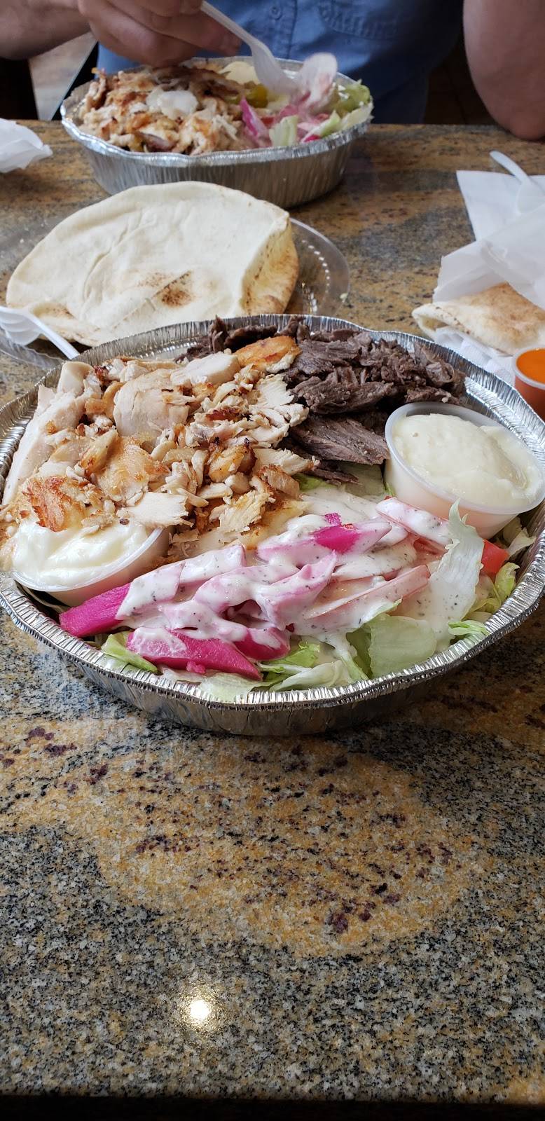 Restaurant Al-Raouché | restaurant | 4953 Boul Henri-Bourassa E, Montréal-Nord, QC H1G 2R5, Canada | 5149555552 OR +1 514-955-5552