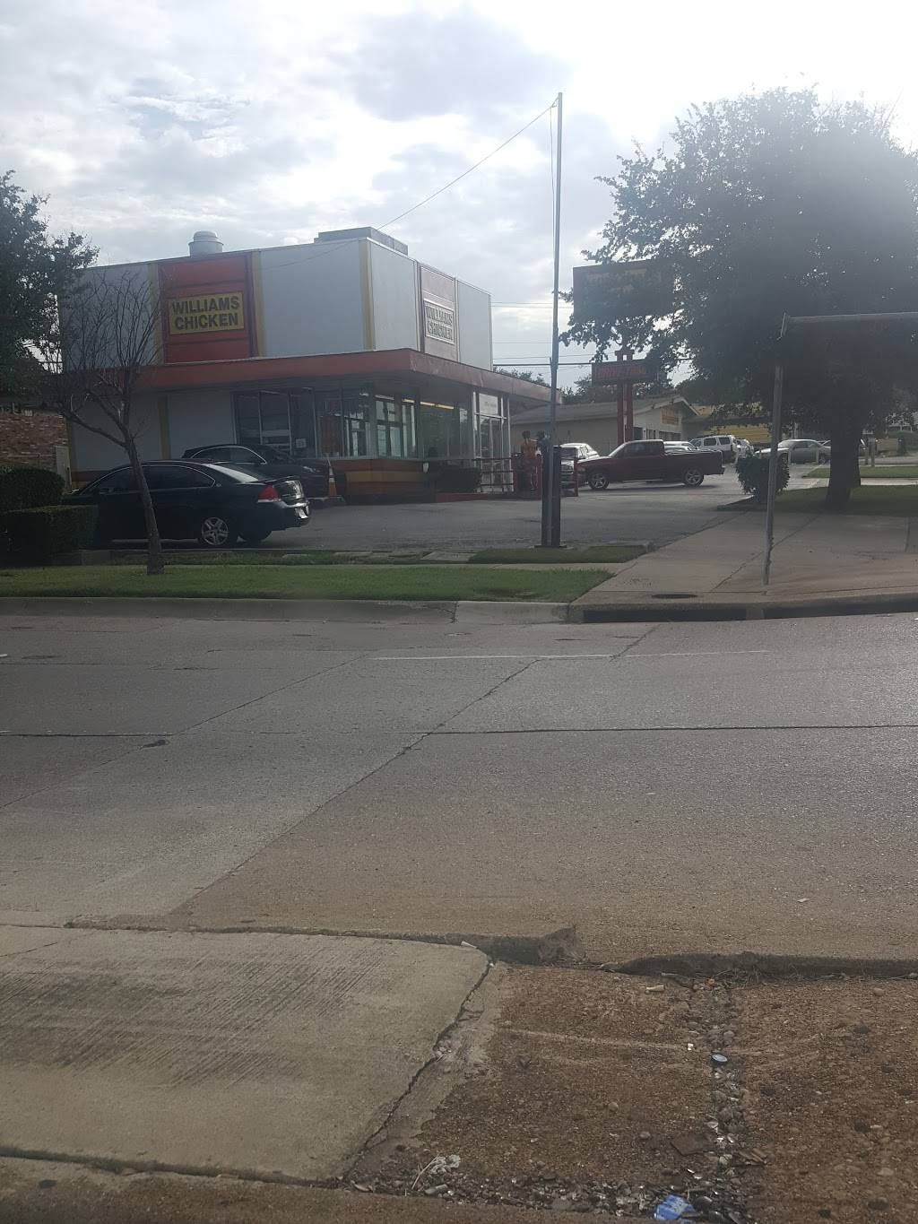 Williams Fried Chicken | restaurant | 1206 E Ledbetter Dr, Dallas, TX 75216, USA | 2143755464 OR +1 214-375-5464