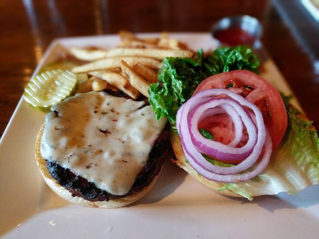 Thunder Bay Grille Pewaukee | restaurant | N14W24130 Tower Pl, Pewaukee, WI 53072, USA | 2625234244 OR +1 262-523-4244