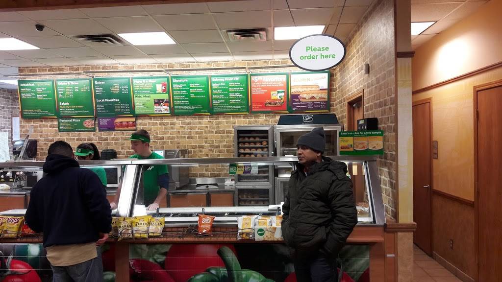 Subway Restaurants | restaurant | 2380 E Main St, Plainfield, IN 46168, USA | 3178396608 OR +1 317-839-6608