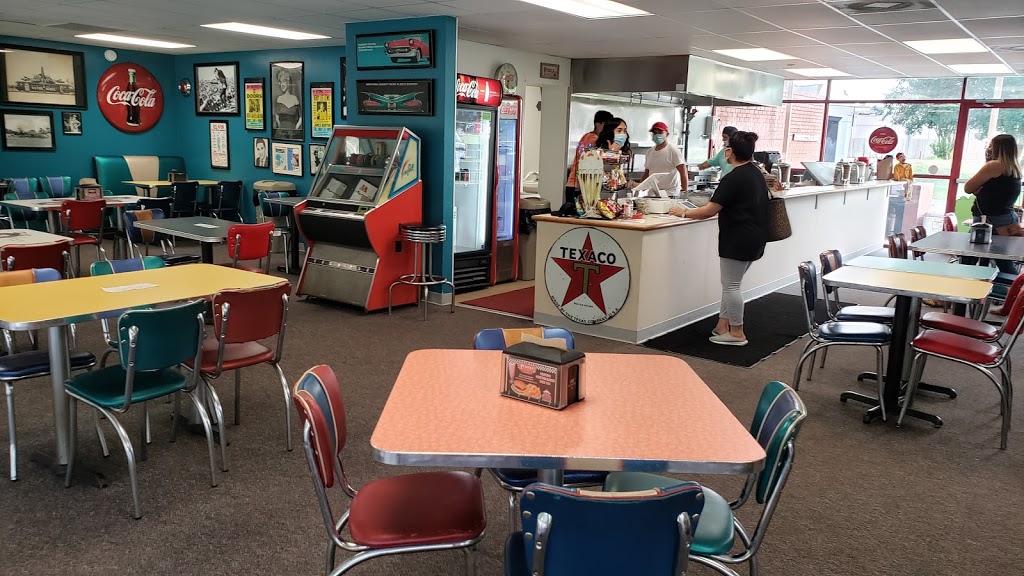 Princes Hamburgers | restaurant | 6600 Harbor Town Dr, Houston, TX 77036, USA | 7137737051 OR +1 713-773-7051