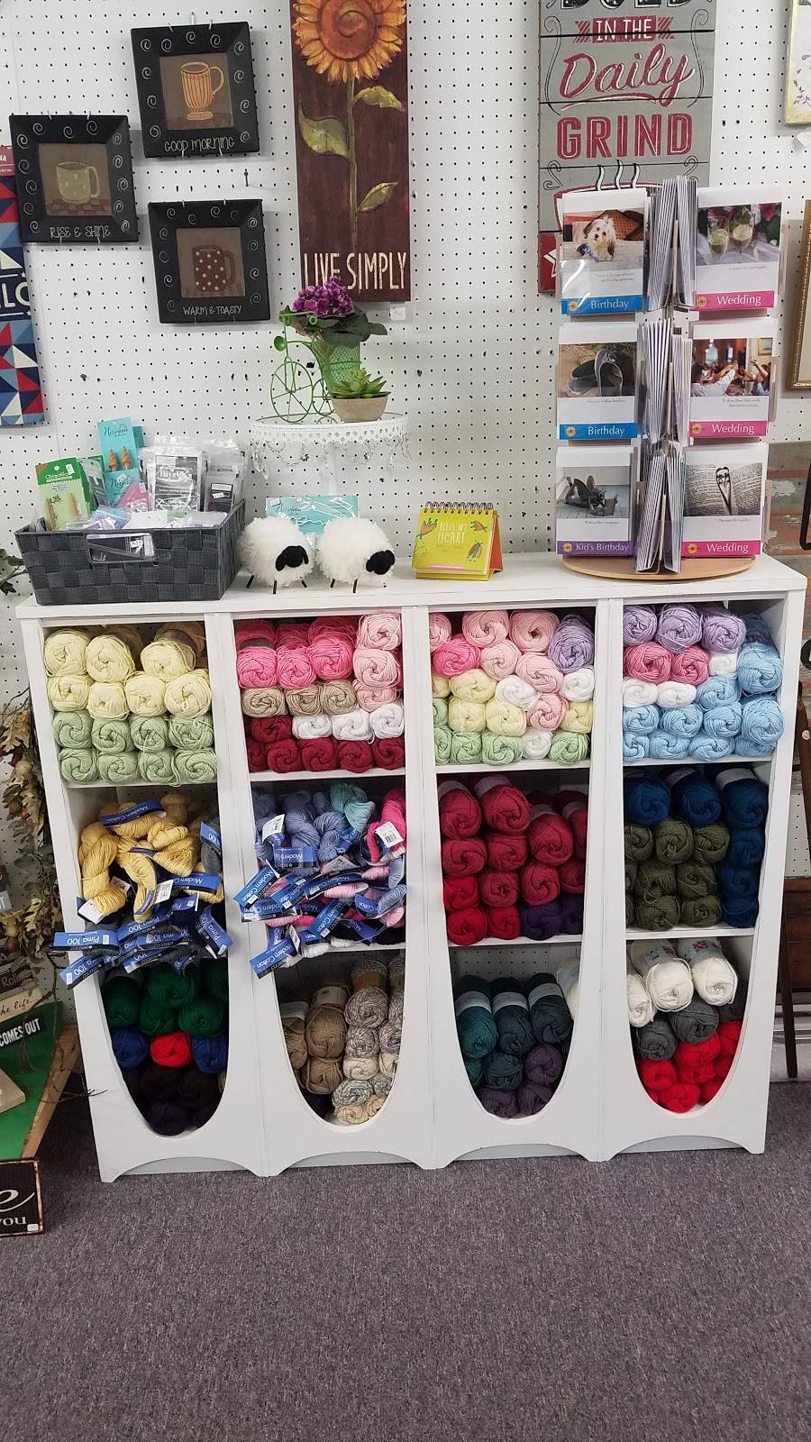 The County Seat Coffeehouse and Gifts | cafe | 147 E Center St, Ithaca, MI 48847, USA | 9898754096 OR +1 989-875-4096