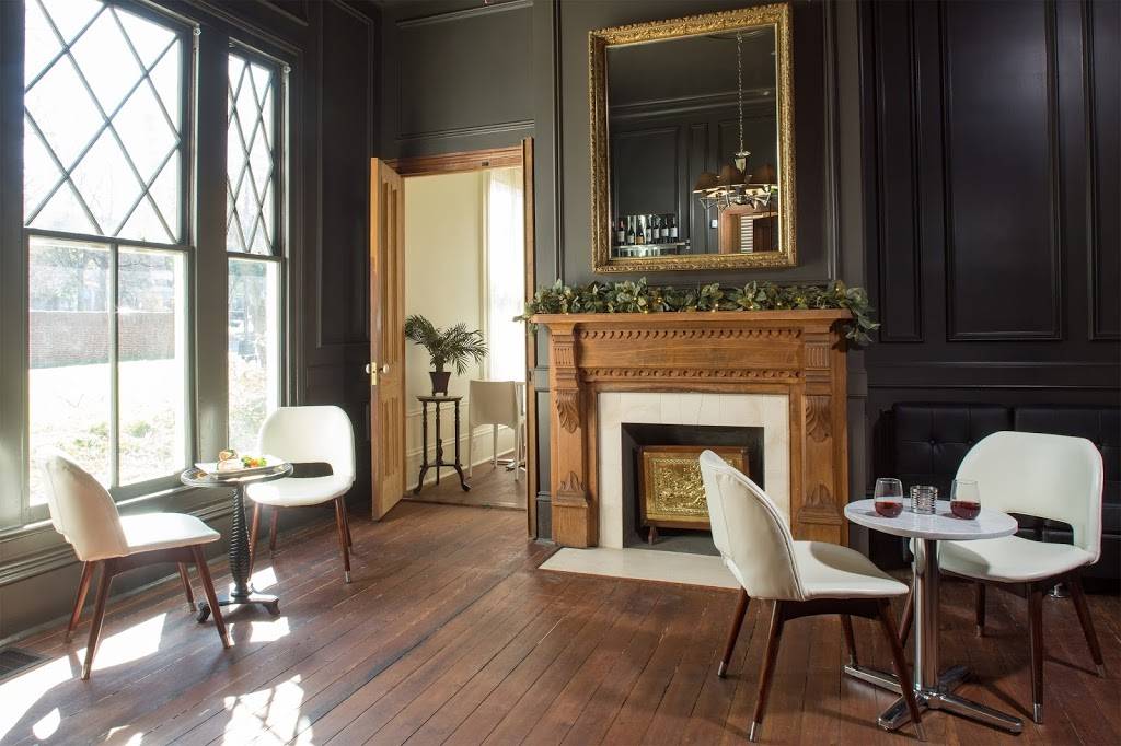 Poplar Tapas Wine & Spirits | restaurant | 224 W 10th St, Charlotte, NC 28202, USA | 7049405757 OR +1 704-940-5757