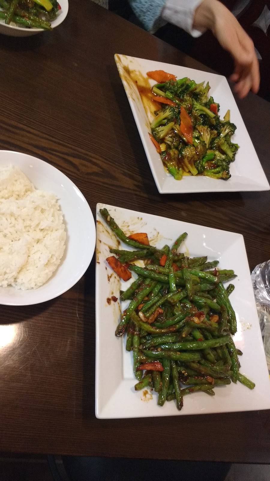 Golden China Restaurant | restaurant | 1117 N Queen St, Martinsburg, WV 25404, USA | 3042631110 OR +1 304-263-1110