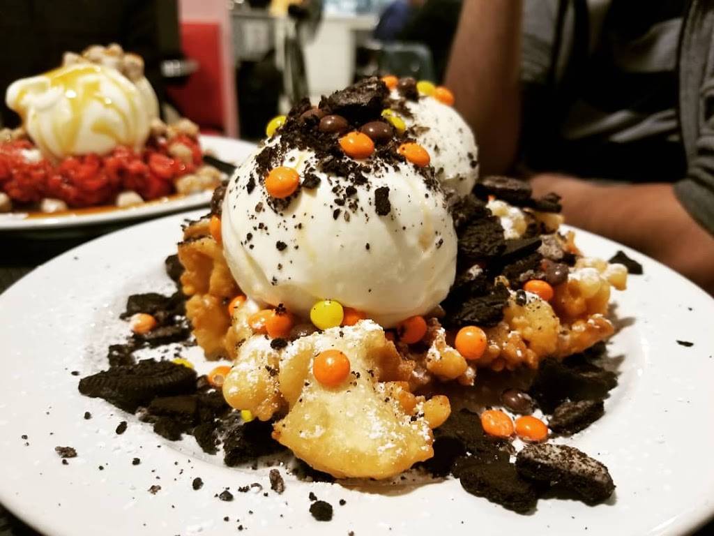 Gazebo Burgers and Grills | restaurant | 548 Trafalgar Rd, Oakville, ON L6J 3J2, Canada | 9053373434 OR +1 905-337-3434