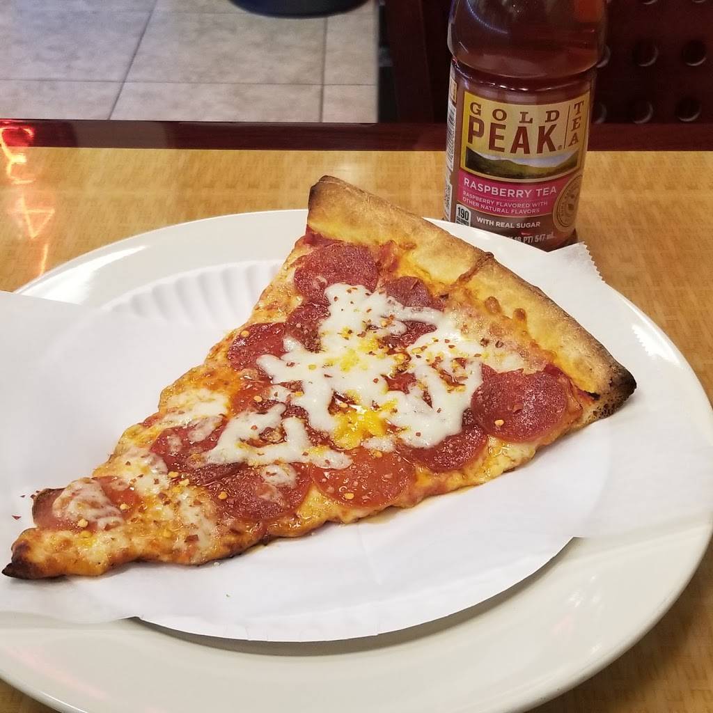 Venezia Pizzeria & Restaurant | restaurant | 3338 Hillside Avenue, New Hyde Park, NY 11040, USA | 5167439511 OR +1 516-743-9511