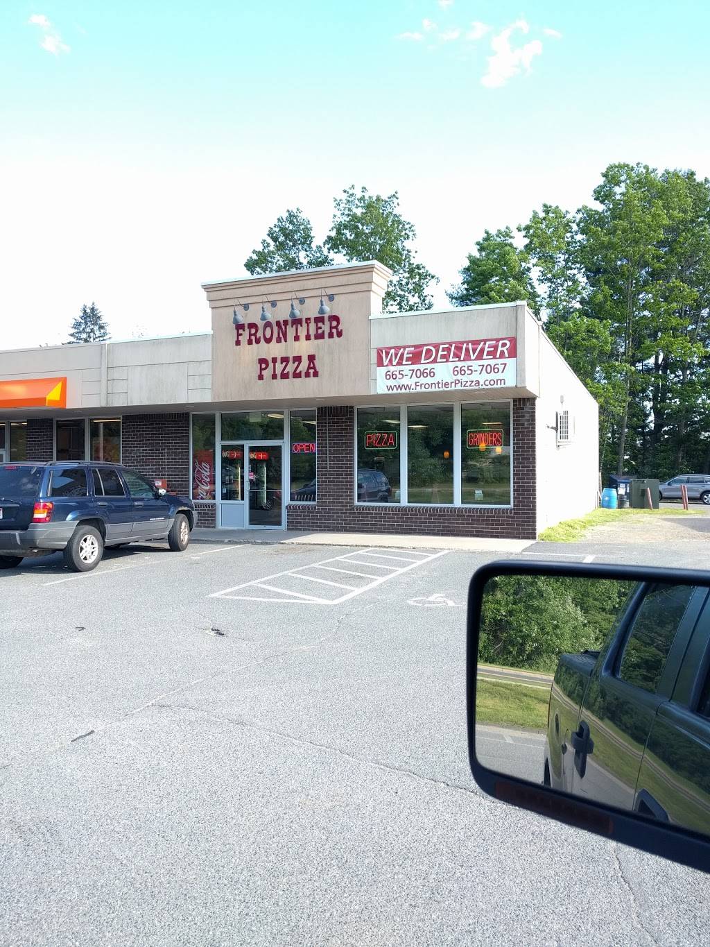 Frontier Pizza | restaurant | 283 Amherst Rd, Sunderland, MA 01375, USA | 4136657066 OR +1 413-665-7066
